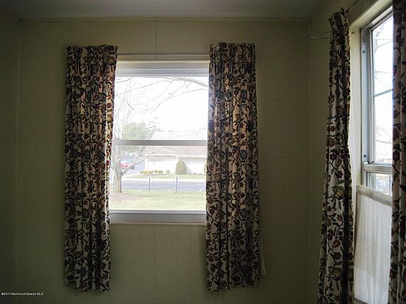 4th image of 20 Moccasin Drive #A
