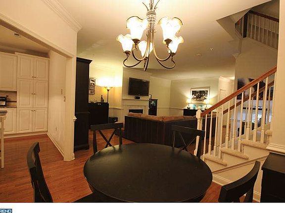 5th image of 208 Donna Dr
