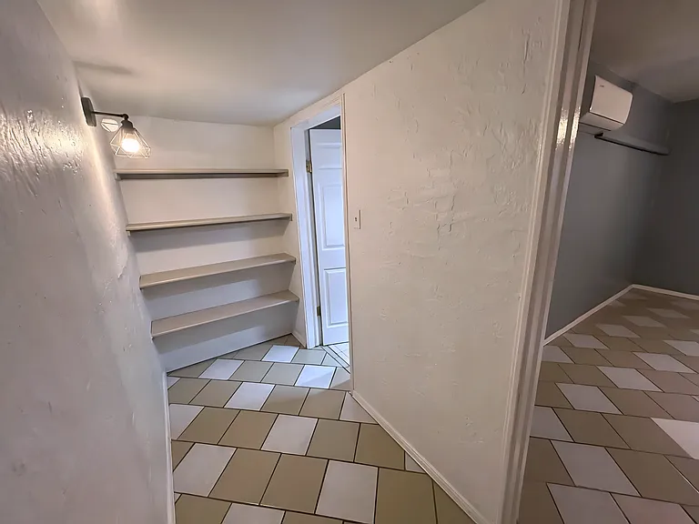 71 N Boone St #1 — Photo 24