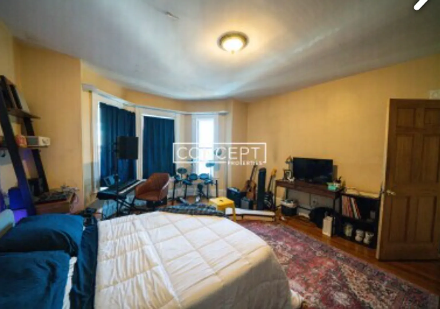 Unique 8 bed 2bath HOUSE with Yard, Basement , Easy Parking — Photo 4