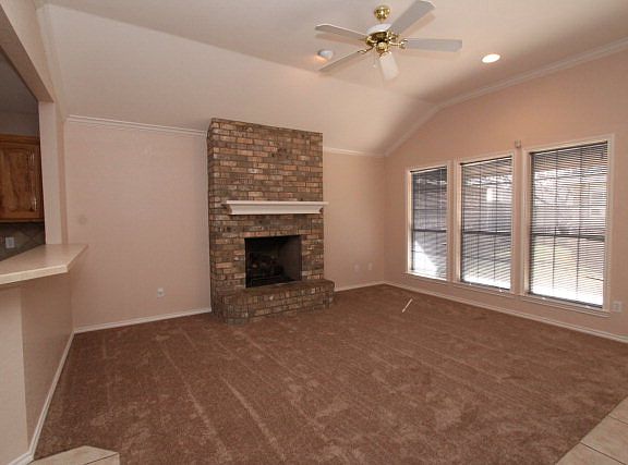 3rd image of 2807 Sunburst Dr