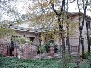 32 Forest Dr, College Station, TX 77840