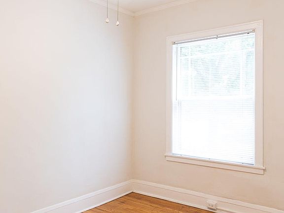 5th image of 145 Chatsworth St S APT 102