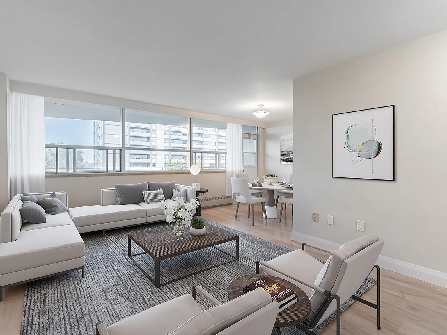 569 Sheppard Avenue West — Photo 3