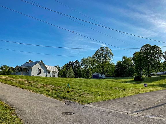 3rd image of 4 Owl Ln