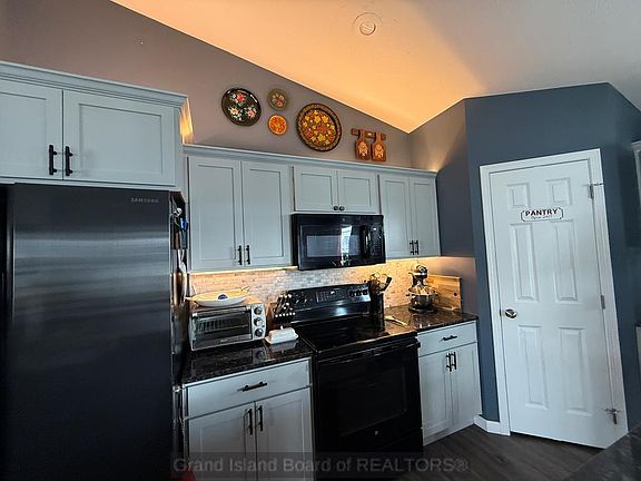 5th image of 520 Kenneth Dr