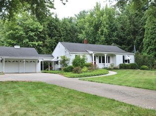 6090 Green Rd, Haslett, MI 48840