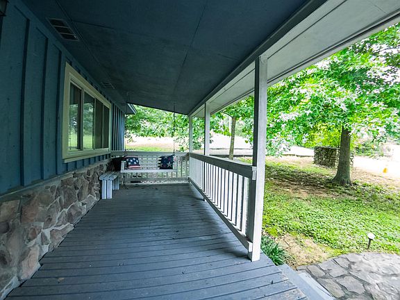 2nd image of 103 Dyson Rd