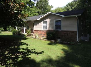 501 Yellow Cliff Estate Rd, Jamestown, TN 38556