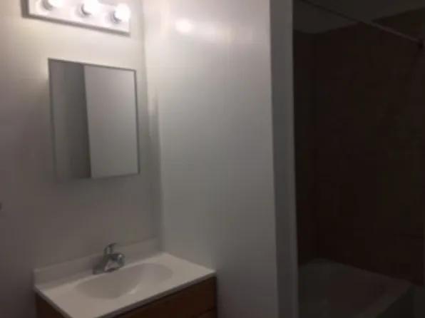 654 W College Ave APT 3, York, PA 17401
