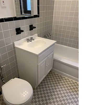 Rented by null | media 8