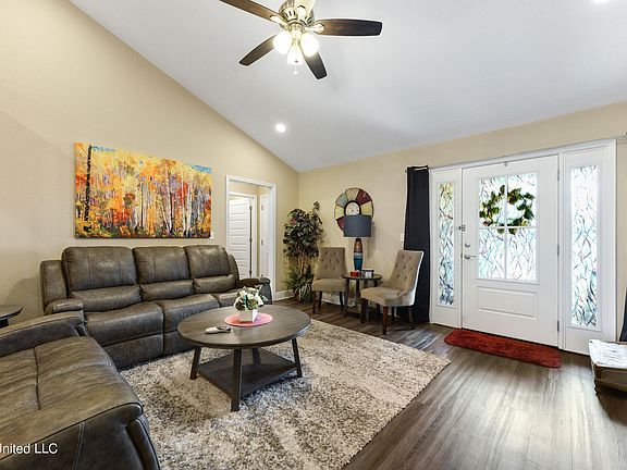 5th image of 13769 Shelby Ct