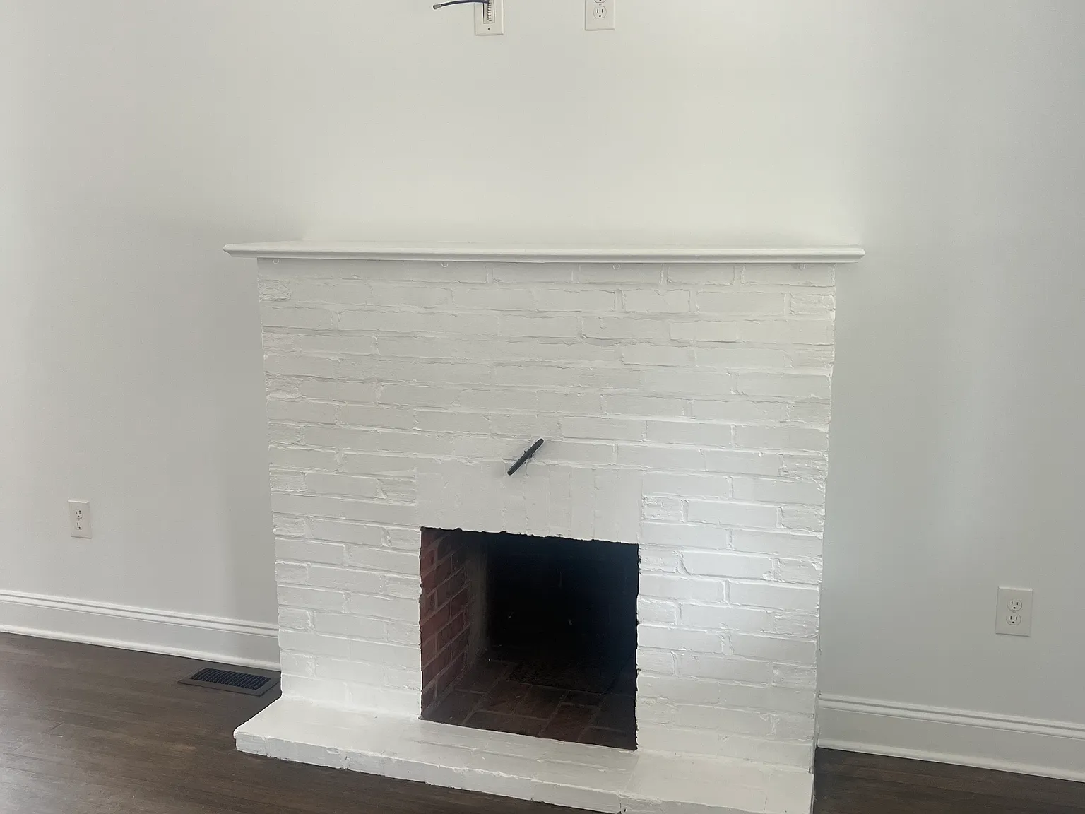3 bed, 1.5 bath, 1200 sqft, $3,300 — Photo 3