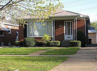 1031 Cloverlawn Blvd, Lincoln Park, MI 48146