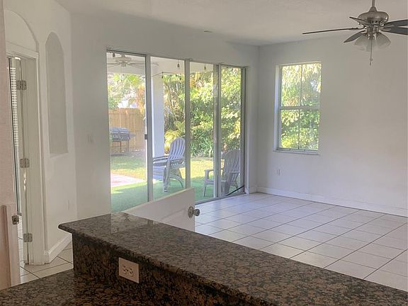 4th image of 11159 NW 80th Ln