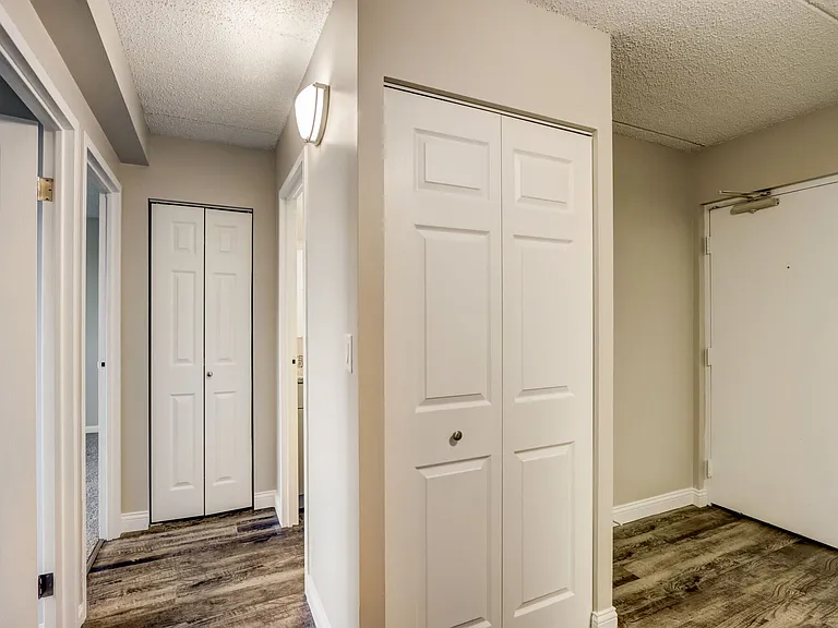 Bartlett Court Apartments — Photo 41