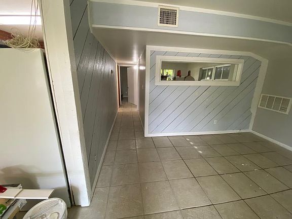 3rd image of 278 27th Ave SW