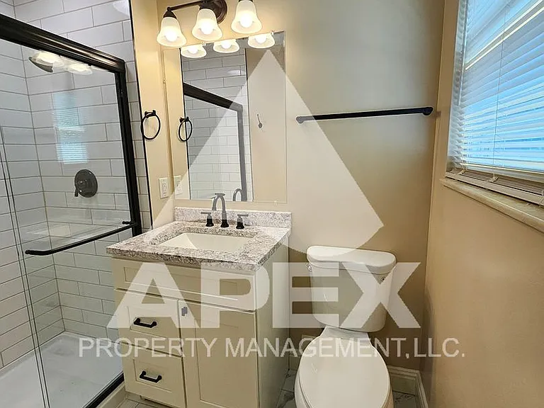 7306 Deane Hill Dr — Photo 14