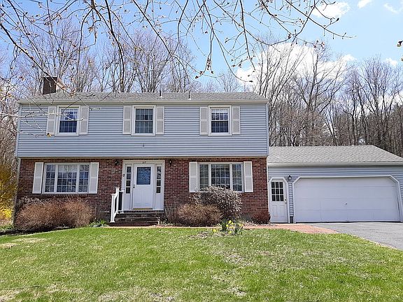 Center-hall Colonial