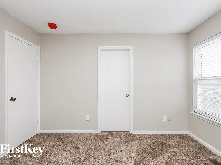 37 Lasalle Ln — Photo 10