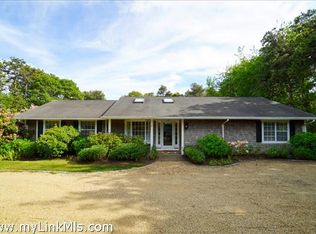 2 Pradas Way, Edgartown, MA 02539