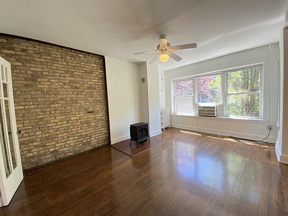 4th image of 925-935 W Cornelia Ave #1B