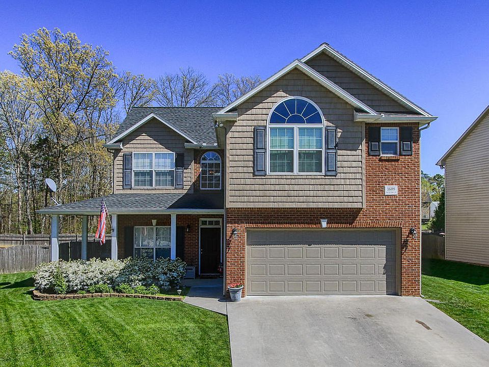 1st image of 1608 Silver Oaks Ln