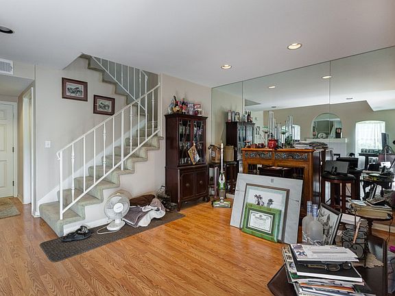5th image of 1010 Royal Oaks Dr #B