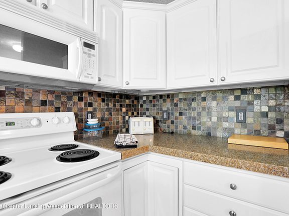 4th image of 1404 Safire Ct