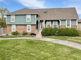 524 Oxford Ct, Belton, MO 64012