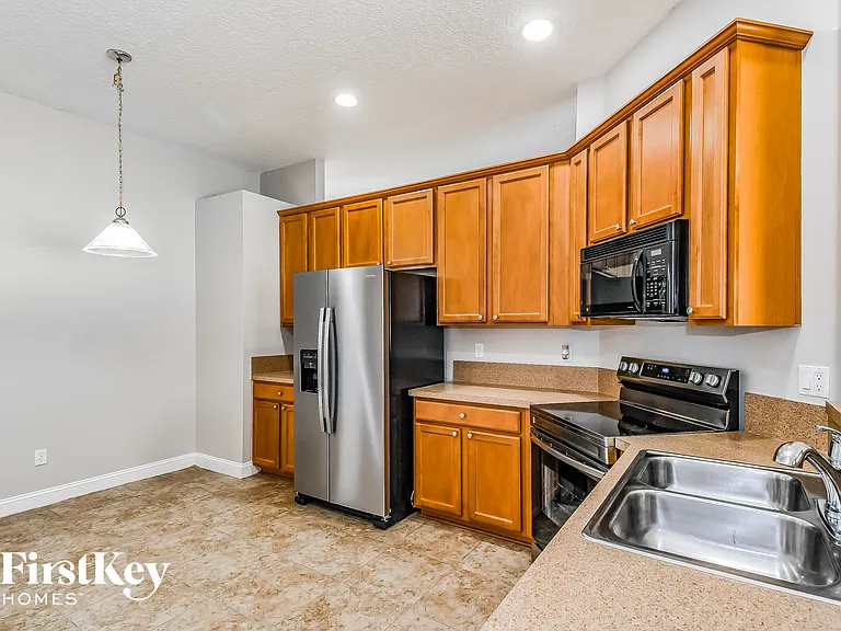 408 Spring Ridge Ct — Photo 7