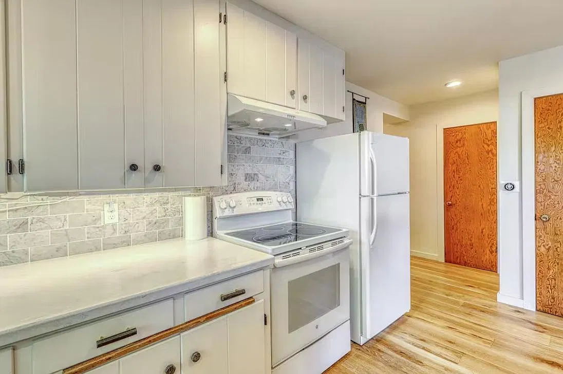 Studio, 750 sqft, $2,200 — Photo 1