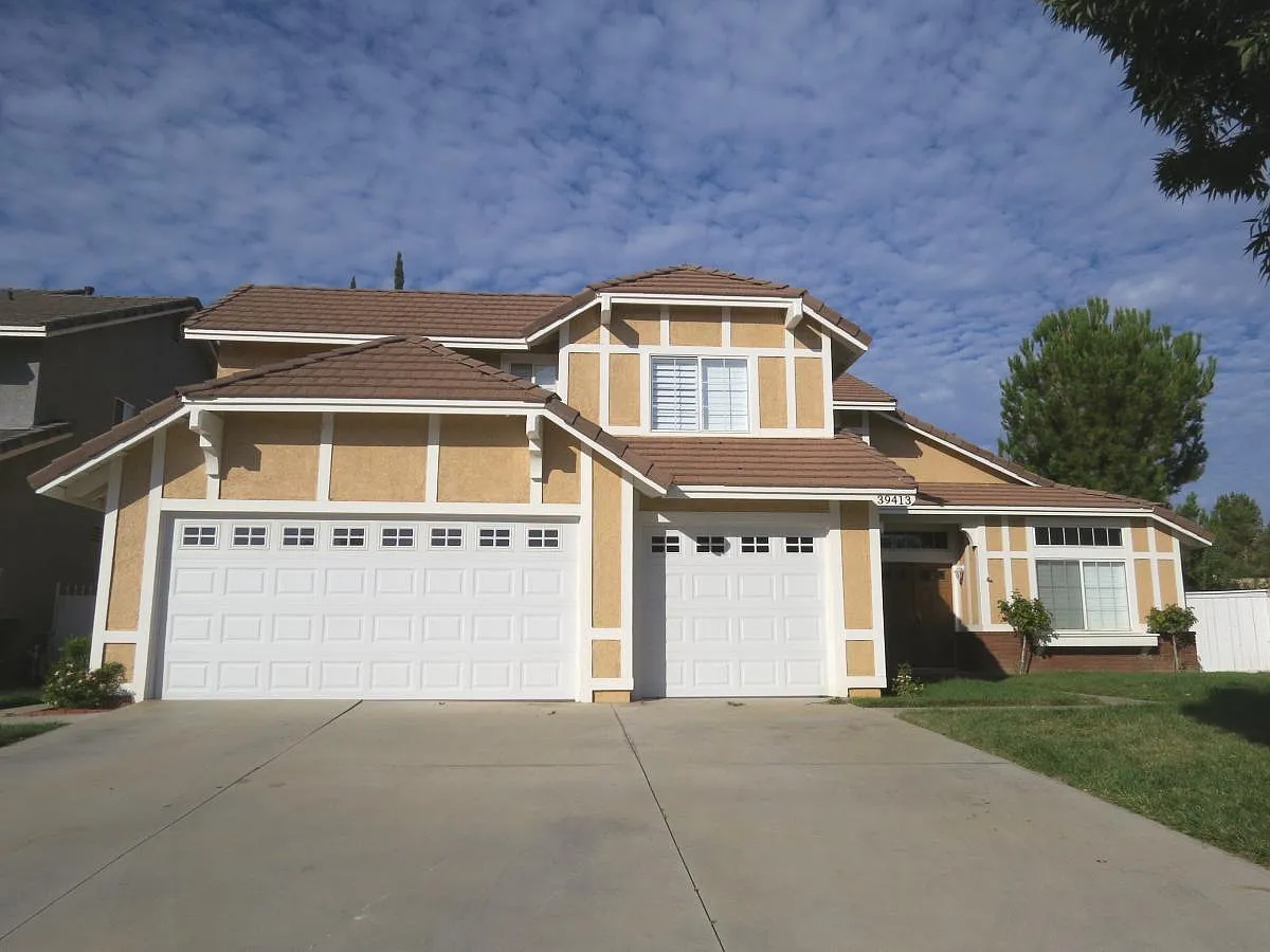 5 bed, 2212 sqft, $3,500 — Photo 2