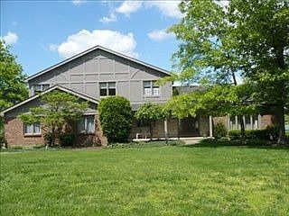 2nd image of 5818 Old Forest Ln