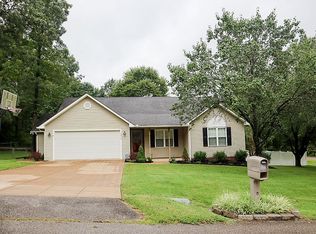 1850 Mulberry Cv, Paris, TN 38242