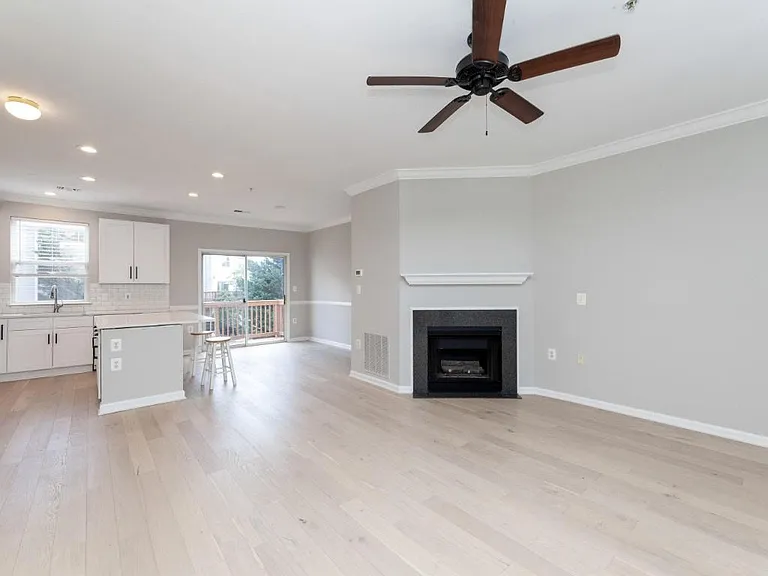 21807 Petworth Ct — Photo 14