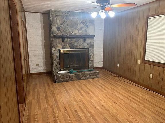 3rd image of 113 Mandy Dr