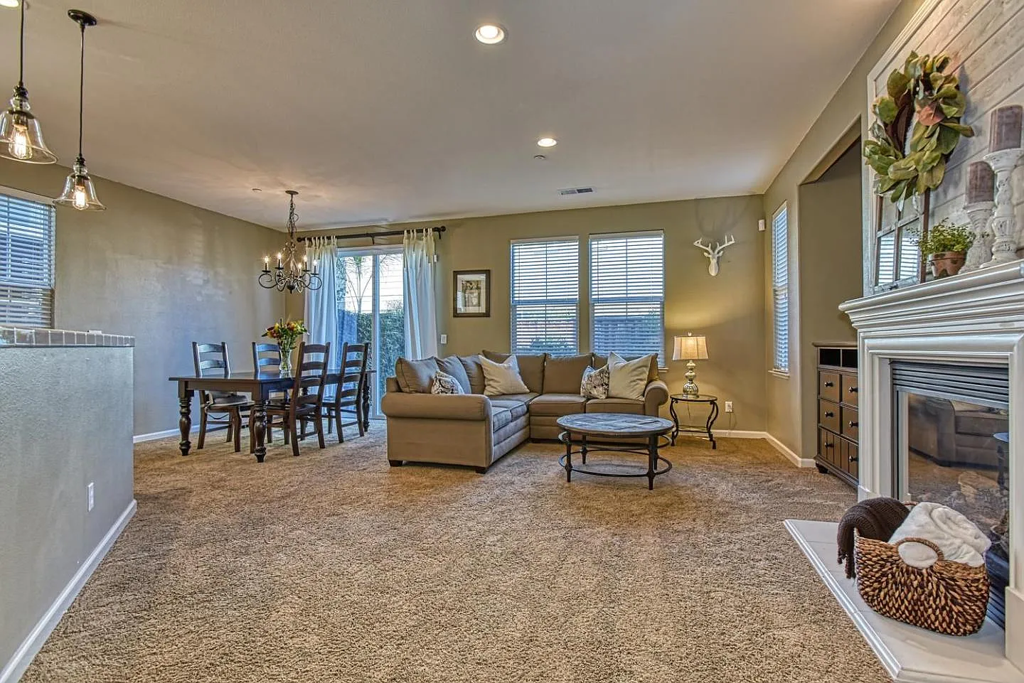 7841 Dickens Way photo 1