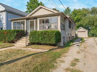 1274 Elmwood Ave, Oshkosh, WI 54901