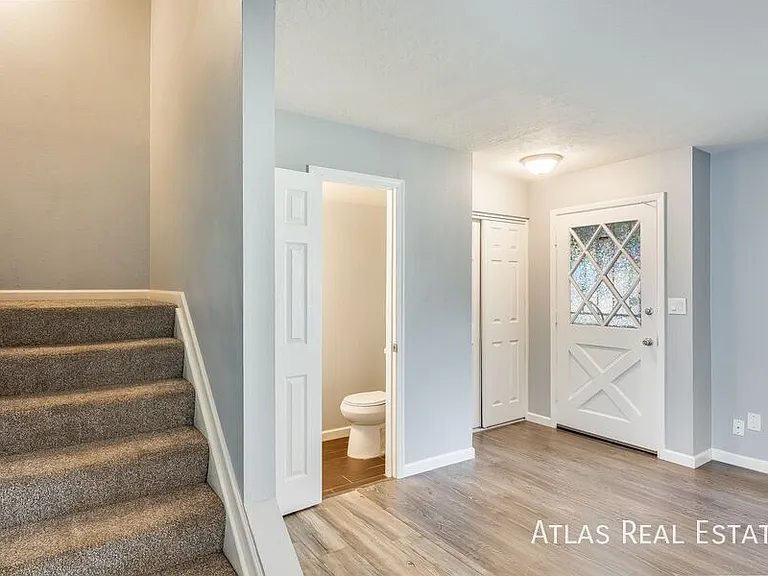 1649 W Hazelwood St — Photo 18