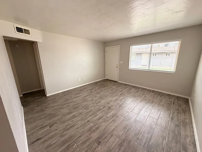4837 E Willetta St — Photo 2