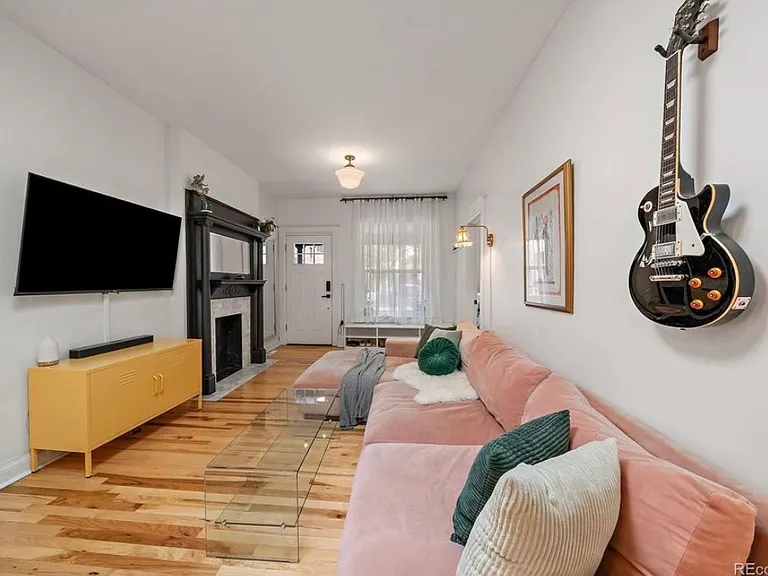 217 E Cedar Ave — Photo 4