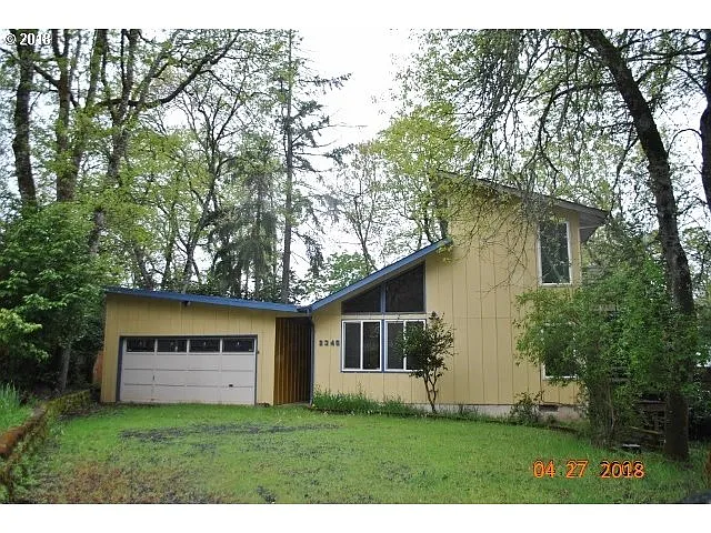 2340 Grant St photo 1