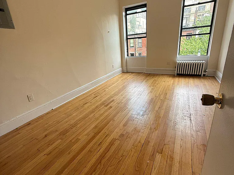 113 W 70th St #5B — Photo 2