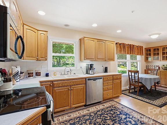 2nd image of 4323 Creemore Dr