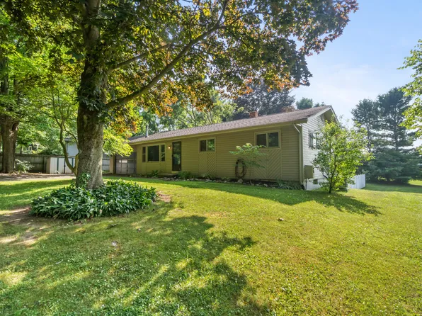 5912 Maple Dale Rd, Jackson, MI 49201