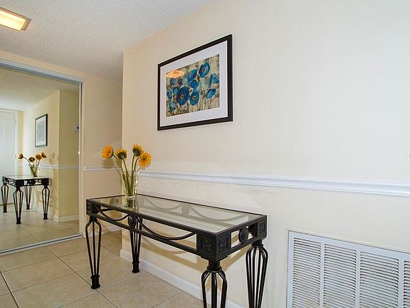 2nd image of 220 Belleview Blvd APT 303