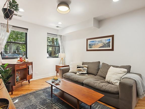 4th image of 4814 N Hoyne Ave APT 1