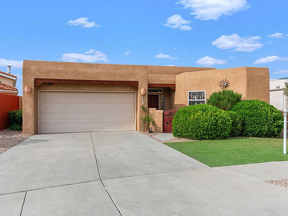 3rd image of 901 Calle Coronado SE