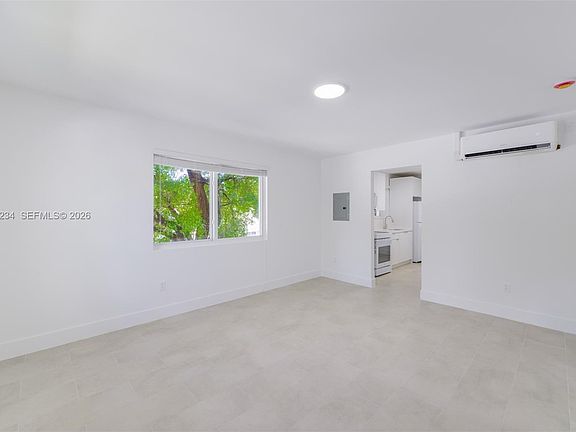 4th image of 505 SW 7th Ct #1